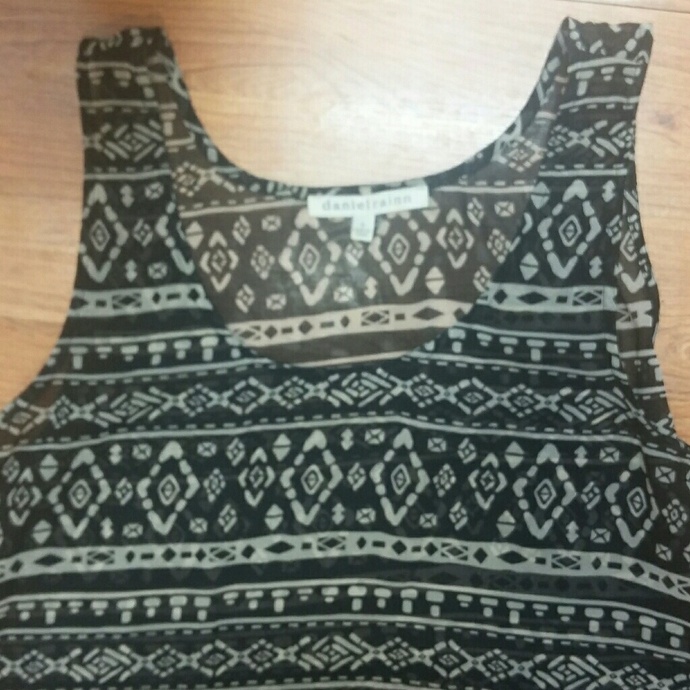 NWOT Daniel Rainn Sheer Draping Aztec Tank - M